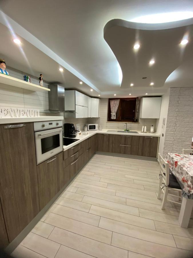 Daly Home Intero Appartamento Mugnano di Napoli Luaran gambar