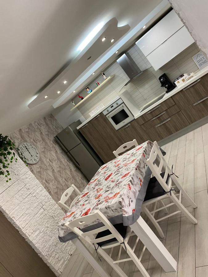 Daly Home Intero Appartamento Mugnano di Napoli Luaran gambar