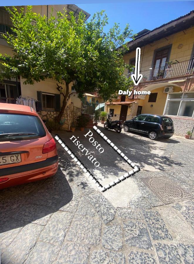 Daly Home Intero Appartamento Mugnano di Napoli Luaran gambar
