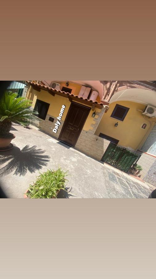 Daly Home Intero Appartamento Mugnano di Napoli Luaran gambar