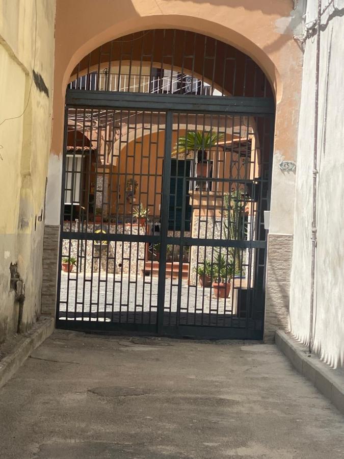 Daly Home Intero Appartamento Mugnano di Napoli Luaran gambar